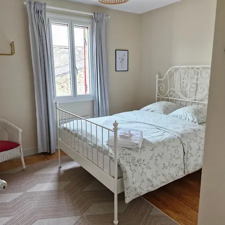 Maison Rouge Montagne (Gironde)