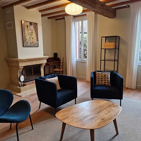 Maison Rouge Montagne (Gironde)